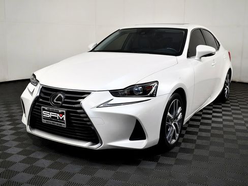Used 2020 Lexus IS 300 image 3