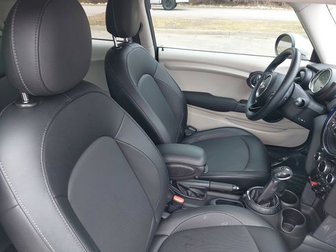 Used 2016 MINI Cooper 2-Door Hardtop image 10