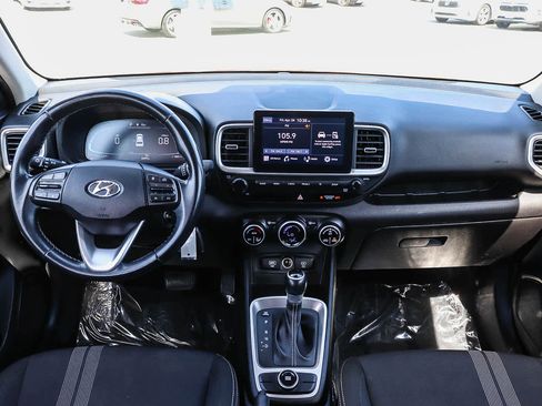 Used 2023 Hyundai Venue SEL FWD image 13
