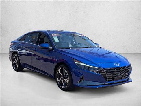 Used 2023 Hyundai Elantra Limited FWD image 3