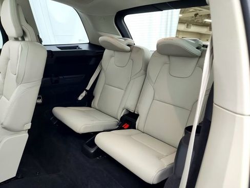 Certified 2024 Volvo XC90 T8 Ultimate w/ Protection Package Premier image 27