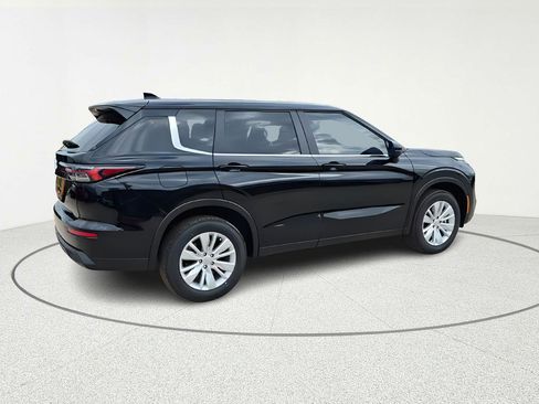 New 2026 Mitsubishi Outlander ES image 7