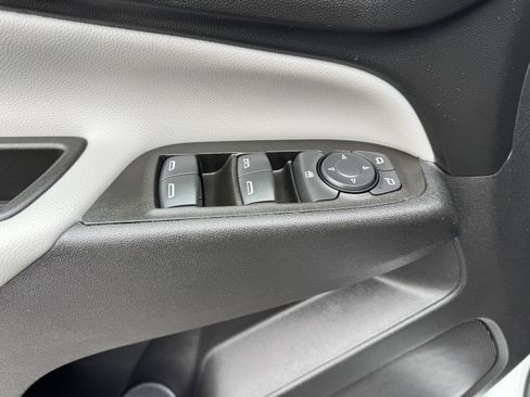 Certified 2020 Chevrolet Equinox LS w/ LS Convenience Package image 12