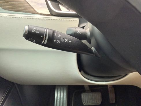 Used 2015 Tesla Model S 70 RWD image 21