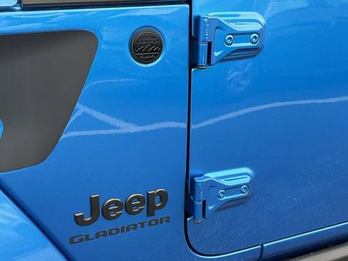Used 2021 Jeep Gladiator Sport AWD/4WD image 40
