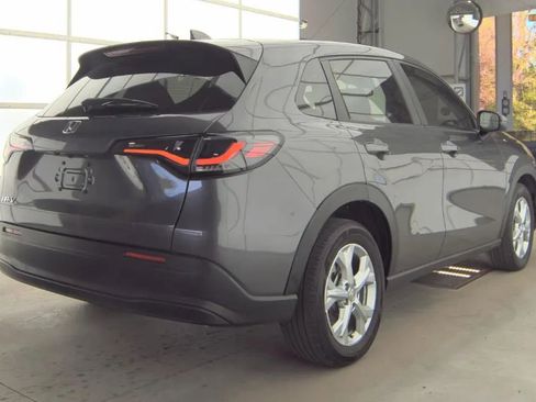 Used 2025 Honda HR-V LX image 3