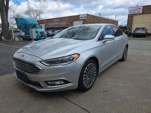 Used 2018 Ford Fusion Titanium image 2