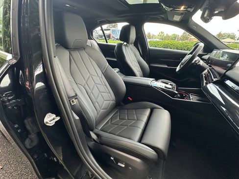 Used 2026 BMW 530i w/ Premium Package RWD image 26