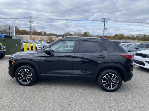 Used 2024 Chevrolet TrailBlazer LT w/ Driver Confidence Package image 8