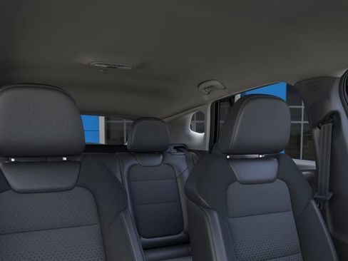 New 2026 Chevrolet Trax LT w/ LT Convenience Package FWD image 30