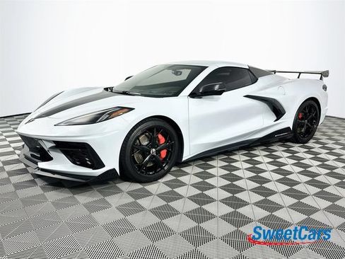 Used 2022 Chevrolet Corvette Stingray Premium Conv w/ Z51 Performance Package RWD image 11