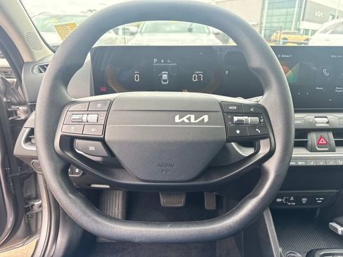 Used 2025 Kia K4 FWD image 27