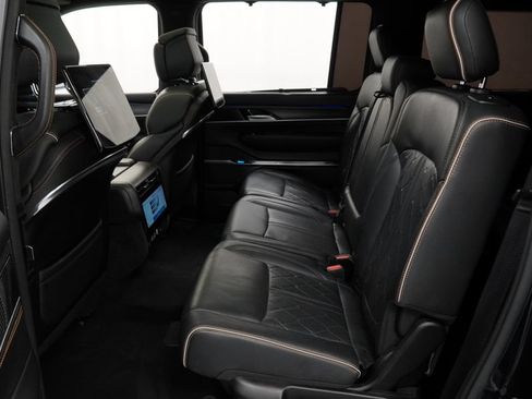 Used 2023 Jeep Grand Wagoneer L Series III w/ Rear Seat Video Group 1 AWD/4WD image 11