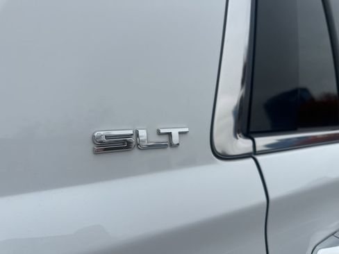 Used 2018 GMC Yukon SLT image 6