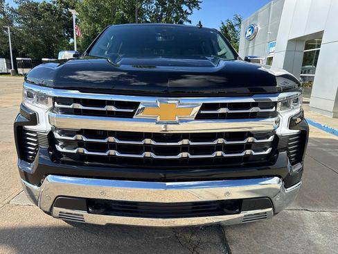 Used 2022 Chevrolet Silverado 1500 LTZ w/ Technology Package AWD/4WD image 33