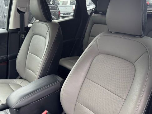 Certified 2022 Ford Escape SE w/ SE Sport Appearance Package AWD/4WD image 15