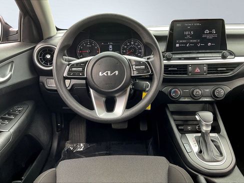 Used 2023 Kia Forte LXS image 5