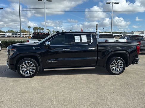Used 2022 GMC Sierra 1500 Denali w/ Denali Reserve Package image 4