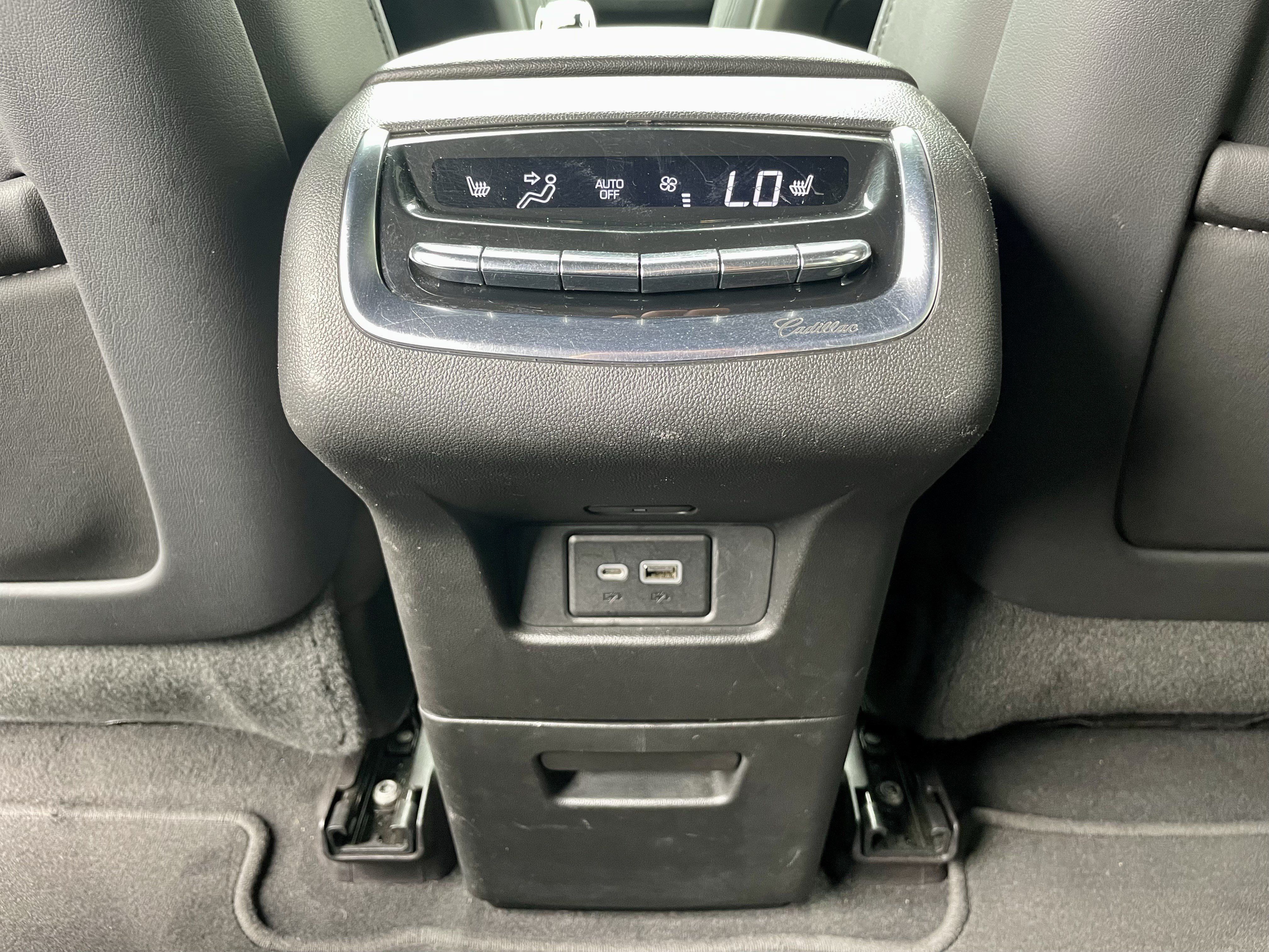 Used 2020 Cadillac XT6 Premium Luxury AWD/4WD image 26