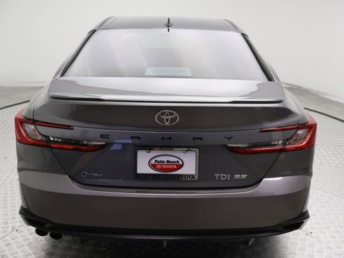 Certified 2025 Toyota Camry SE w/ Convenience Package image 10