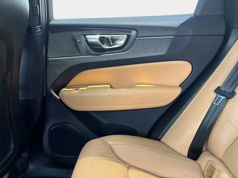 Used 2018 Volvo XC60 T6 Inscription w/ Luxury Seat Package AWD/4WD image 14