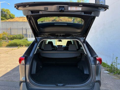 Used 2025 Toyota RAV4 XLE w/ Convenience Package image 33