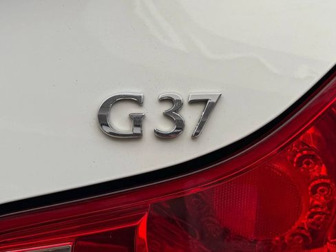 Used 2009 INFINITI G37 Journey w/ Premium Pkg image 42