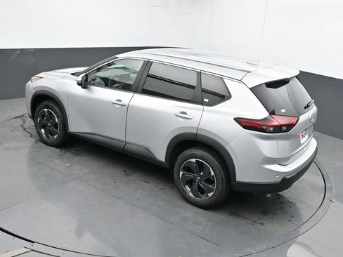 Used 2025 Nissan Rogue SV AWD/4WD image 42