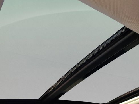 Certified 2025 INFINITI QX60 Luxe w/ Vision Package image 10