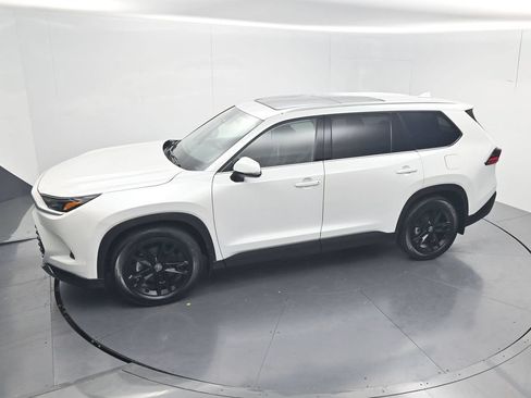 Used 2025 Toyota Grand Highlander FWD image 54