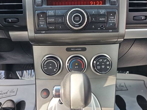 Used 2010 Nissan Sentra 2.0 SR w/ Convenience Pkg FWD image 23