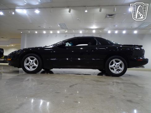 Used 1995 Pontiac Firebird Coupe image 7