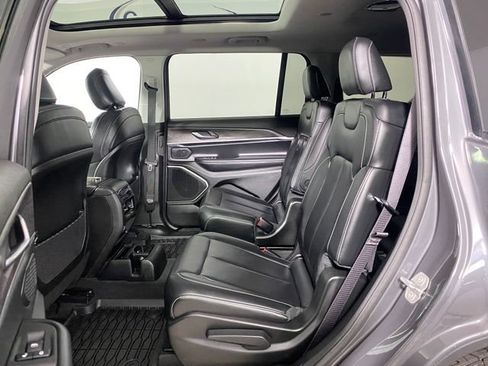 Used 2021 Jeep Grand Cherokee L Limited AWD/4WD image 27