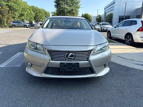 Used 2013 Lexus ES 350 w/ Luxury Pkg FWD image 2