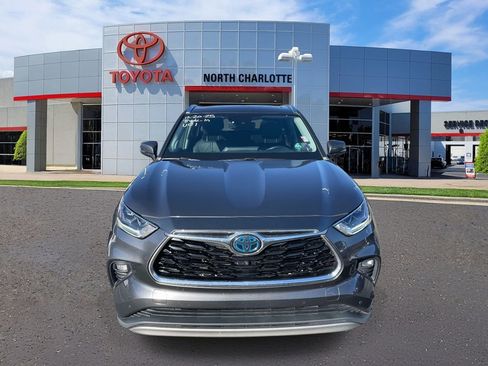 Used 2021 Toyota Highlander Platinum image 5
