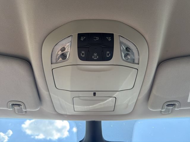 Used 2023 Chrysler Pacifica Touring-L FWD image 36