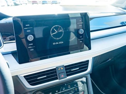 New 2026 Volkswagen Taos SE FWD image 21