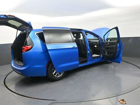 New 2026 Chrysler Pacifica Select image 35