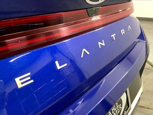 Used 2025 Hyundai Elantra SEL image 8