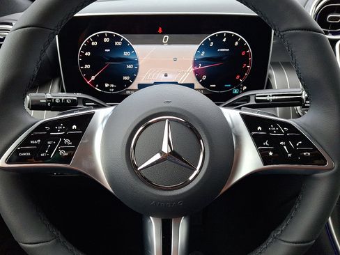 Used 2026 Mercedes-Benz GLC 300 4MATIC image 13