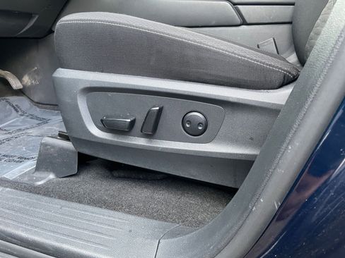 Used 2025 Nissan Pathfinder SV FWD image 22