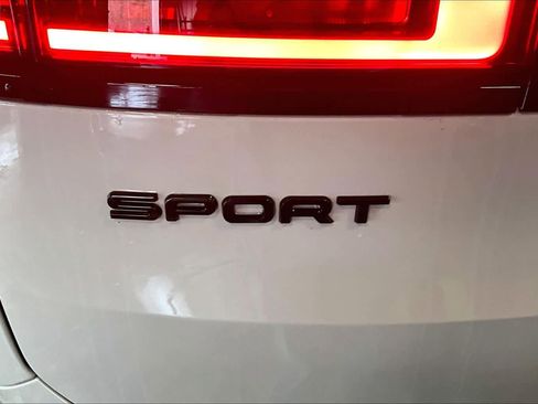 Used 2025 Land Rover Range Rover Sport Dynamic SE image 10