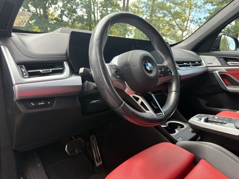 Used 2023 BMW X1 xDrive28i w/ Premium Package AWD/4WD image 4