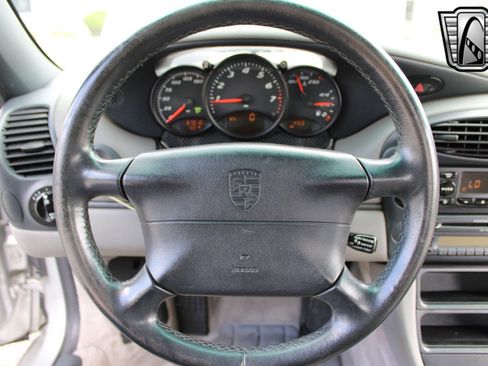 Used 1998 Porsche Boxster image 22
