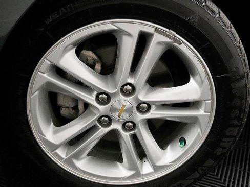 Used 2018 Chevrolet Cruze LT w/ Convenience Package FWD image 3