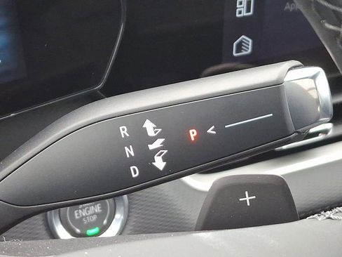 New 2026 Chevrolet Equinox LT w/ Convenience Package II AWD/4WD image 7