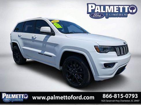 Used 2021 Jeep Grand Cherokee Laredo X AWD/4WD image 2