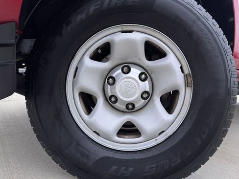 Used 2018 Toyota Tacoma SR w/ SR Convenience Package RWD image 9