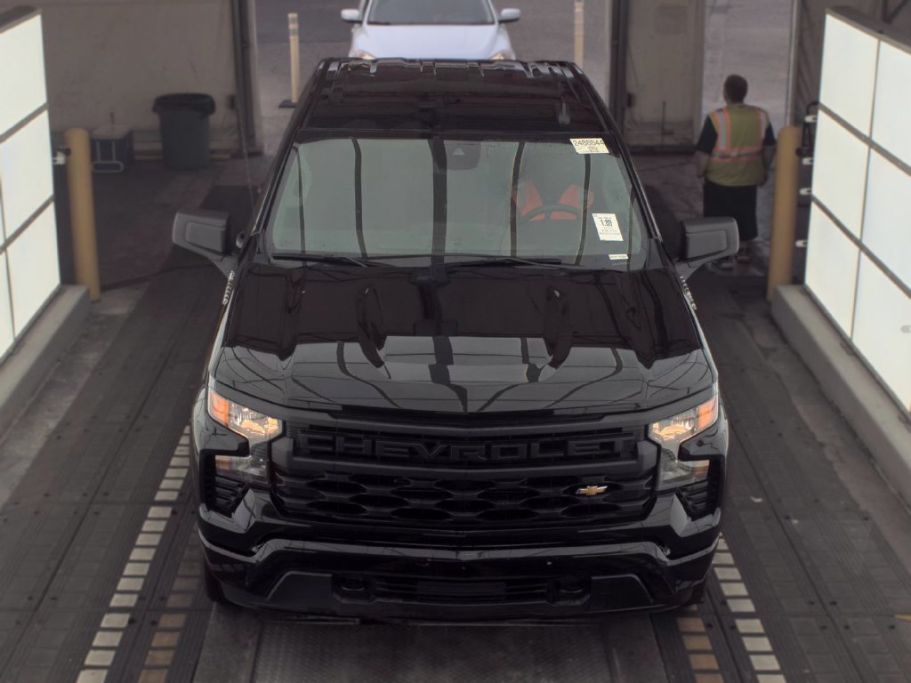 Used 2024 Chevrolet Silverado 1500 Custom RWD image 2