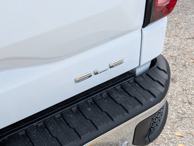 New 2026 GMC Sierra 1500 SLE w/ Preferred Package RWD image 16